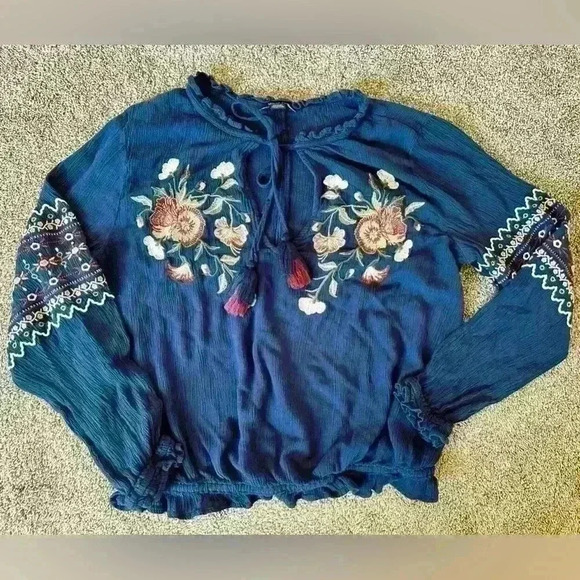 American Eagle Outfitters Tops - American Eaglr Embroidered Shirt